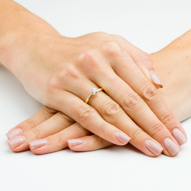 Pierścionek ze złota  z cyrkonią