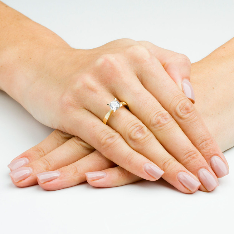 Pierścionek ze złota  z cyrkonią