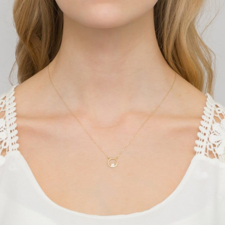 Celebrytka z białego złota z diamentami