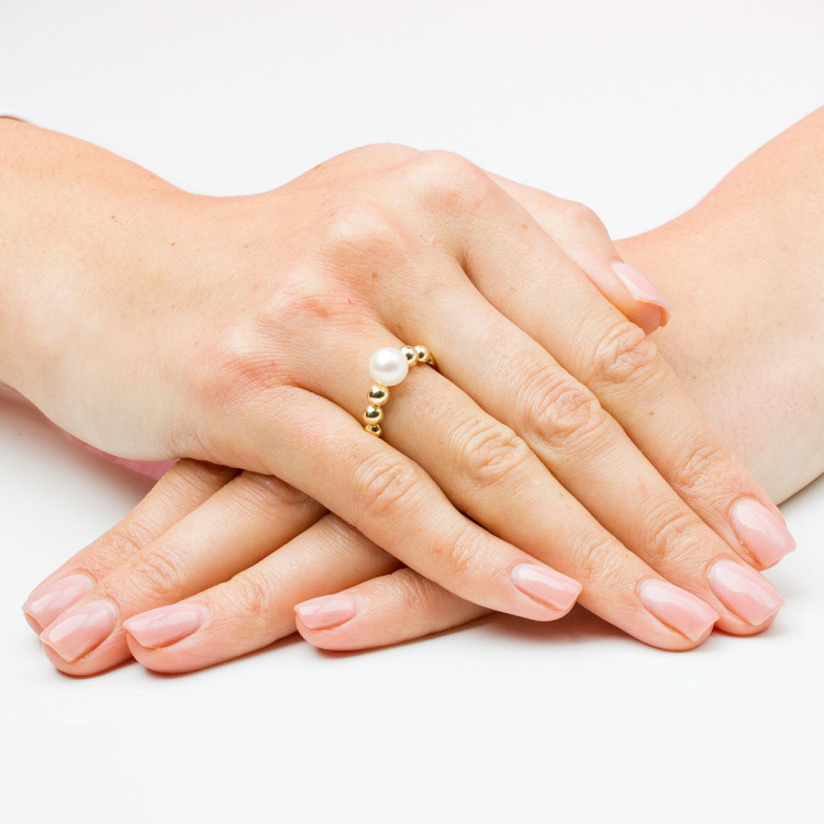 Pierścionek ze złota z perłą