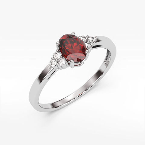Pierścionek z rubinem i diamentami
