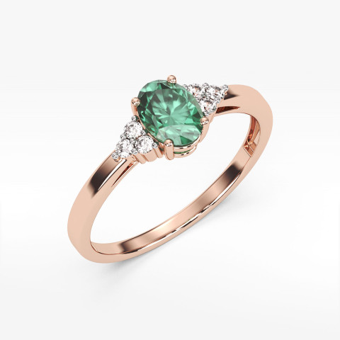 Pierścionek ze szmaragdem i diamentami