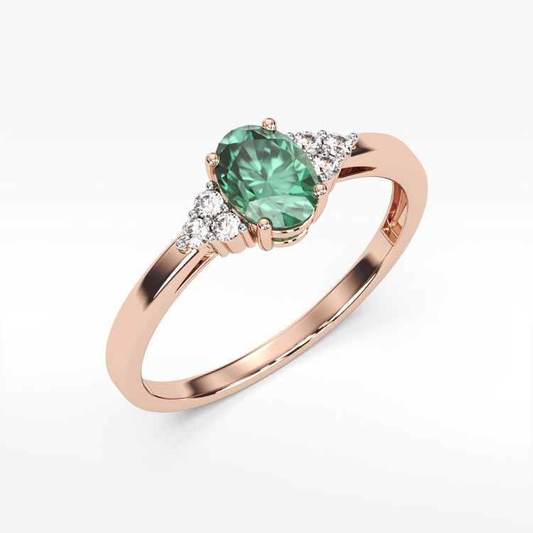 Pierścionek ze szmaragdem i diamentami