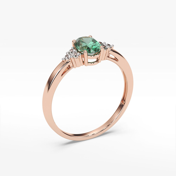 Pierścionek ze szmaragdem i diamentami