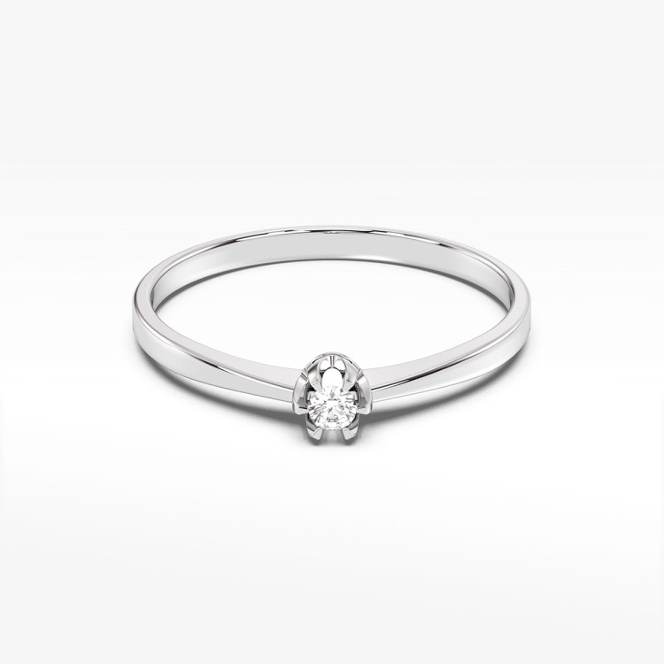 Pierścionek z diamentem