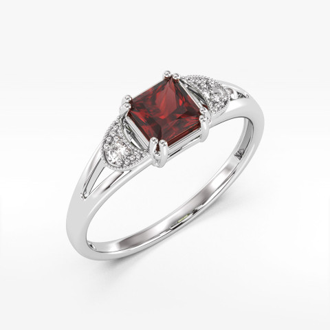 Pierścionek z granatem i diamentami