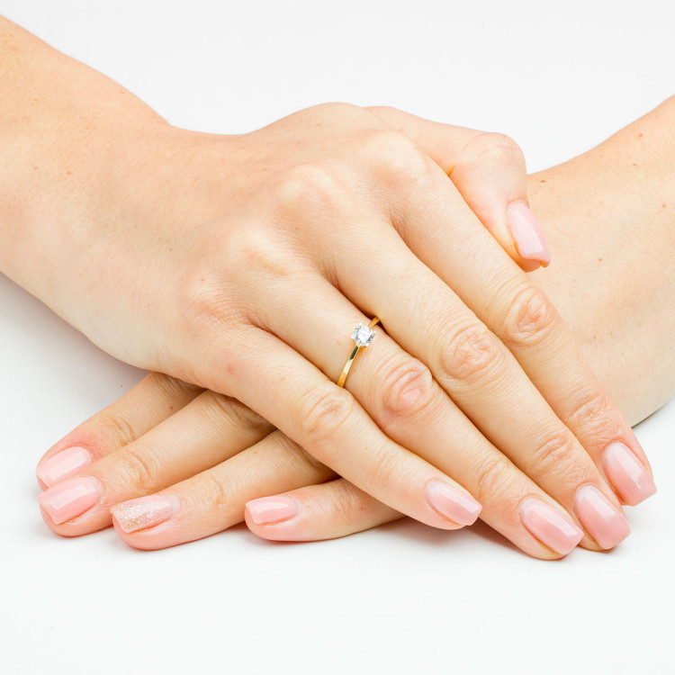 Pierścionek ze złota z cyrkonią