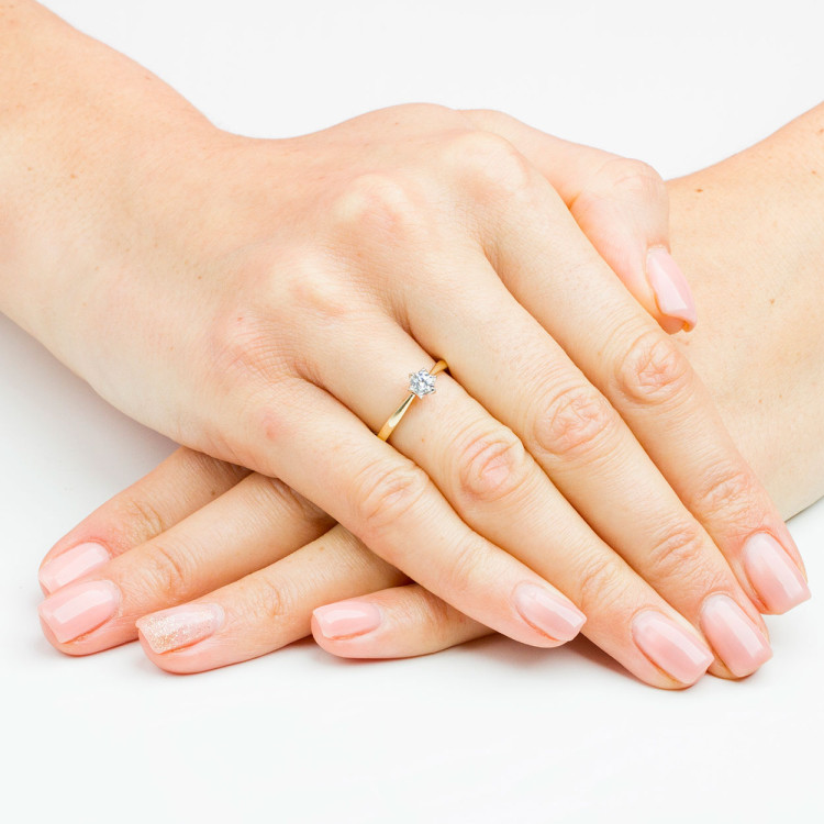 Pierścionek ze złota z cyrkonią