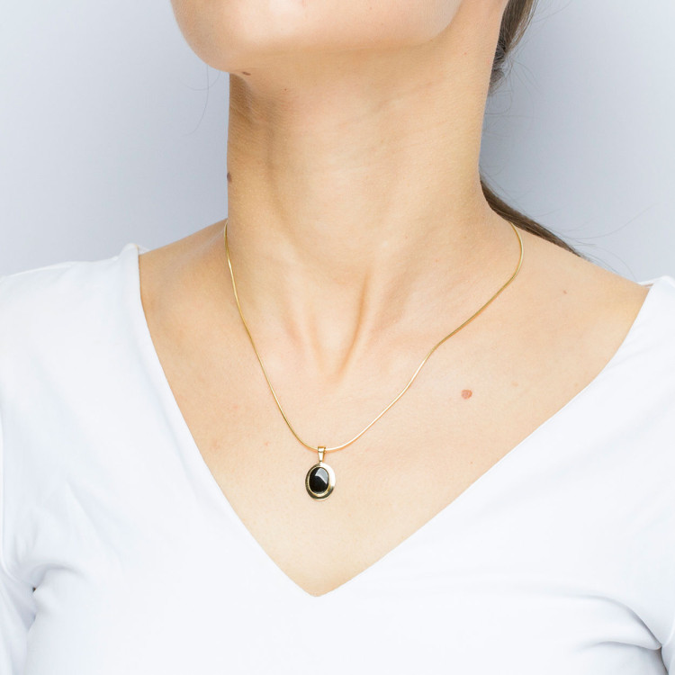 Zawieszka ze złota z onyksem