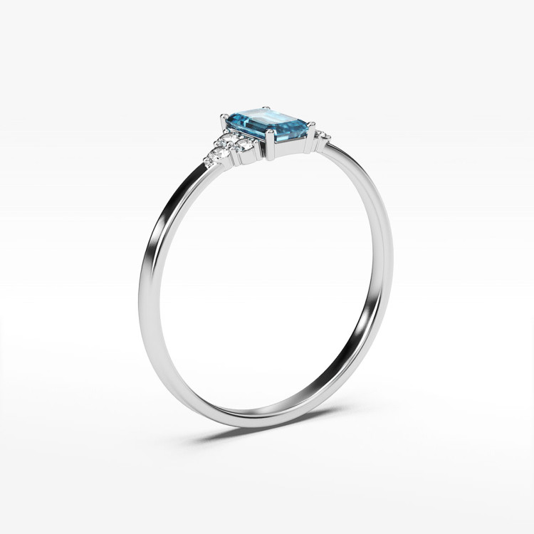 Pierścionek ze złota z błękitną cyrkonią