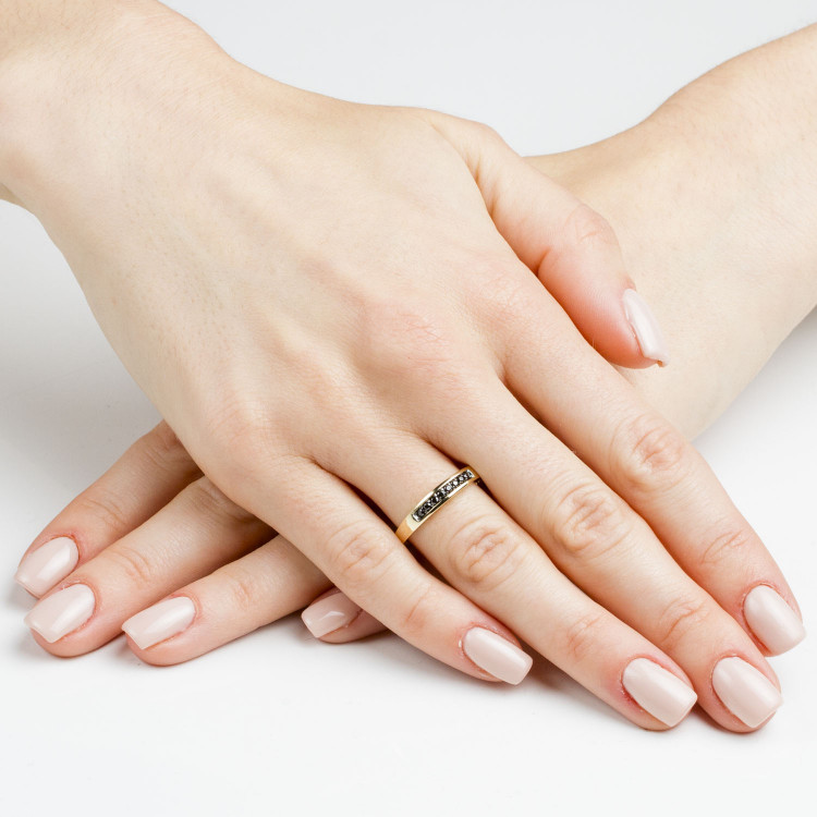 Pierścionek ze złota z czarnymi cyrkoniami