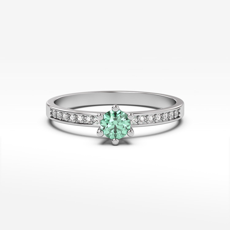 Pierścionek z szmaragdem i diamentami