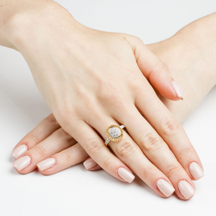 Pierścionek ze złota z wzorem greckim