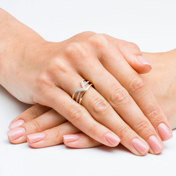 Pierścionek ze złota z cyrkoniami