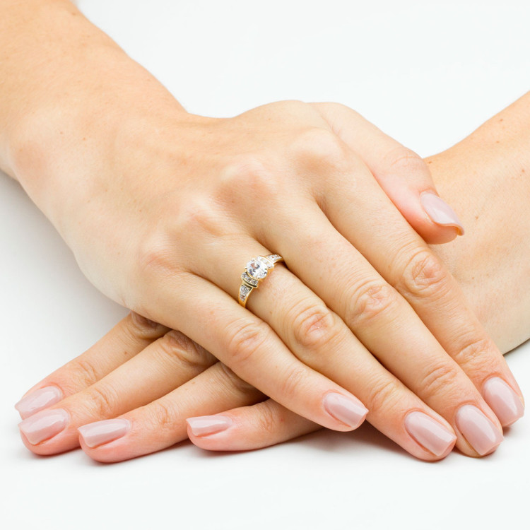 Pierścionek ze złota z cyrkoniami