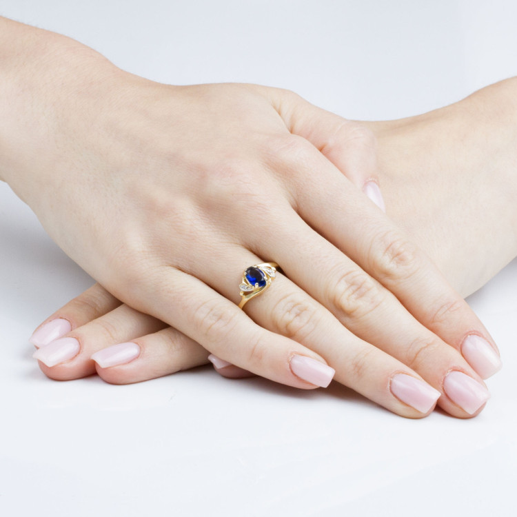 Pierścionek ze złota z cyrkoniami