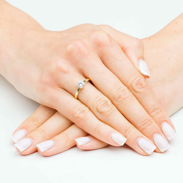 Pierścionek ze złota z cyrkonią