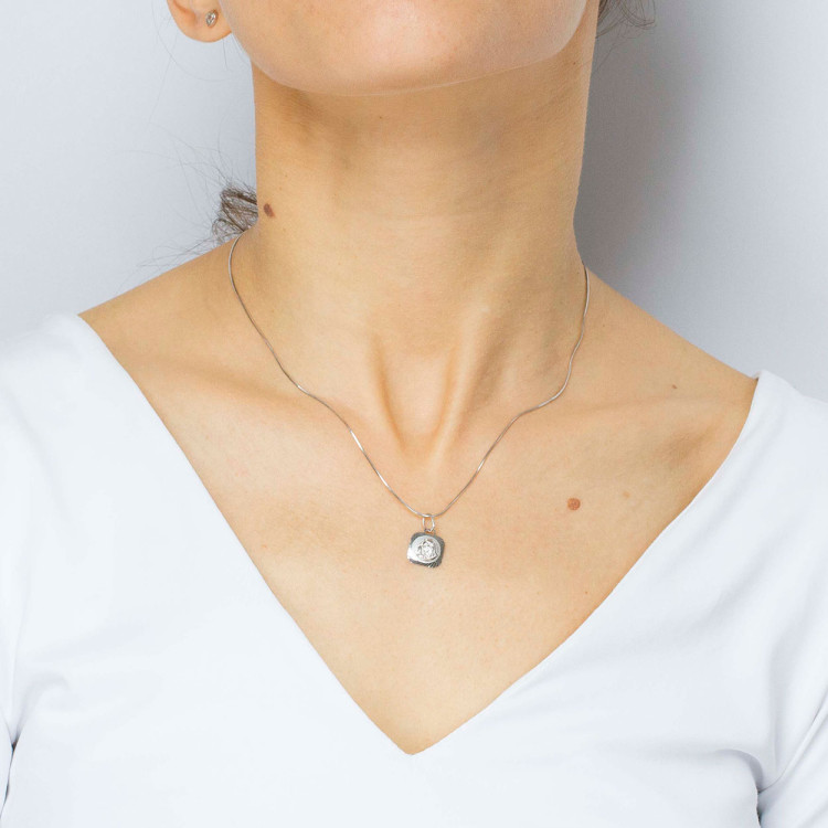 Zawieszka ze złota medalik