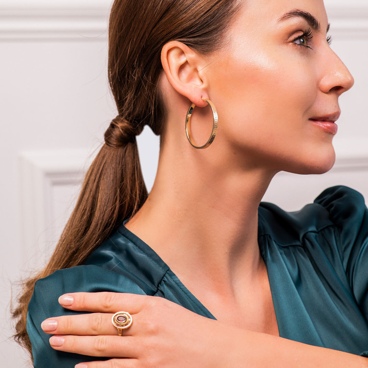 Pierścionek ze złota z czerwoną cyrkonią