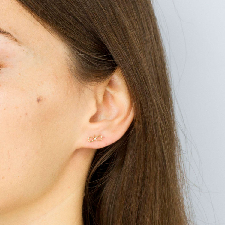 Kolczyki ze złota z nieskończonością