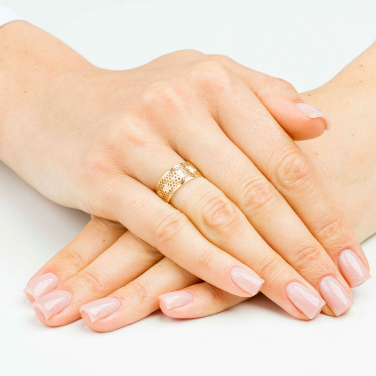 Pierścionek ze złota plaster miodu z pszczołami i kwiatkami