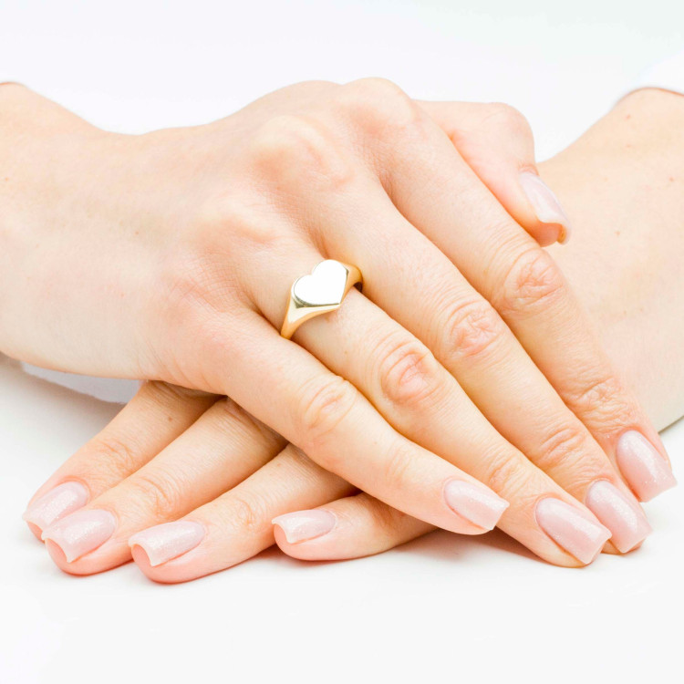 Pierścionek ze złota z sercem