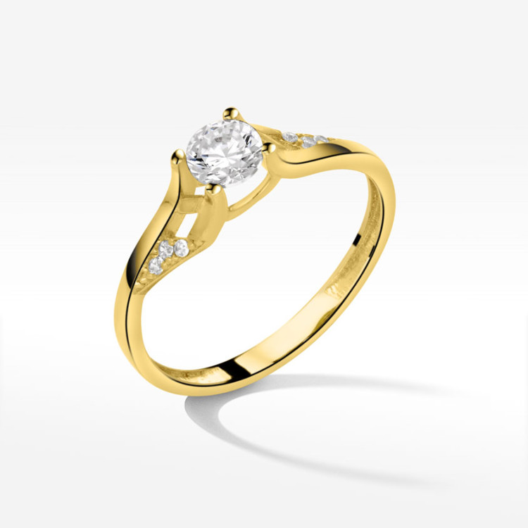 Pierścionek ze złota z białymi cyrkoniami