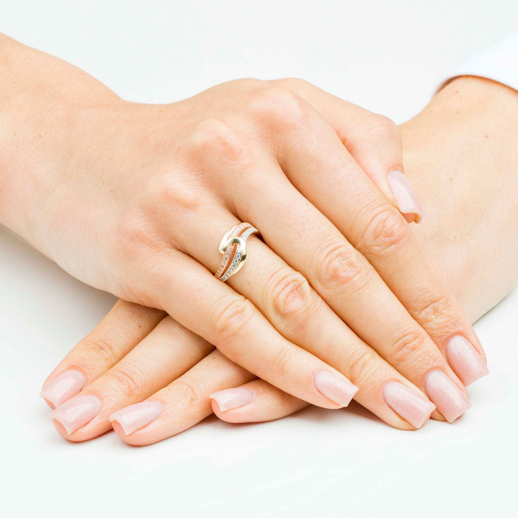 Pierścionek ze złota z białymi cyrkoniami