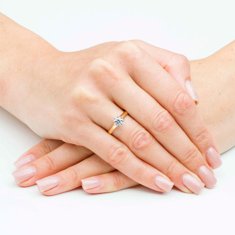 Pierścionek ze złota z białą cyrkonią