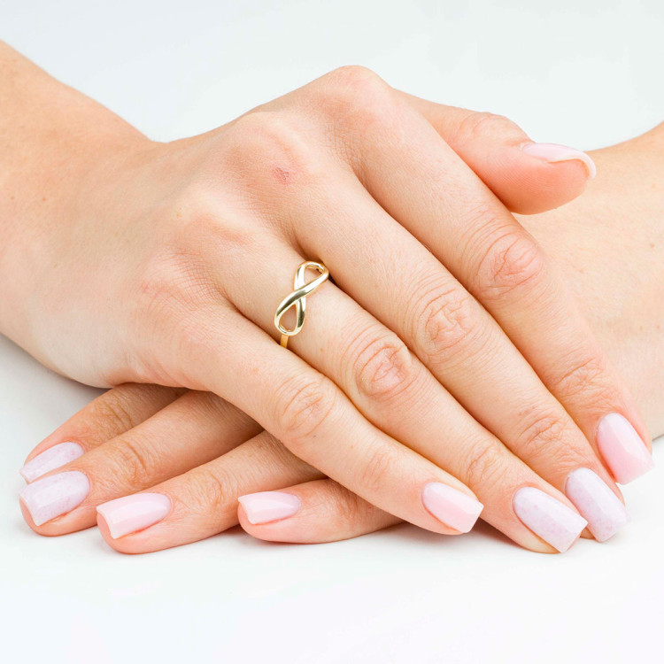 Pierścionek ze złota z nieskończonością