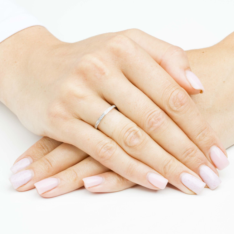 Pierścionek ze złota z białymi cyrkoniami