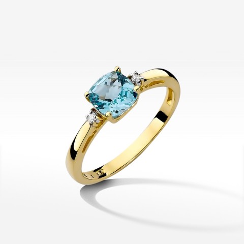 Pierścionek zaręczynowy z topazem