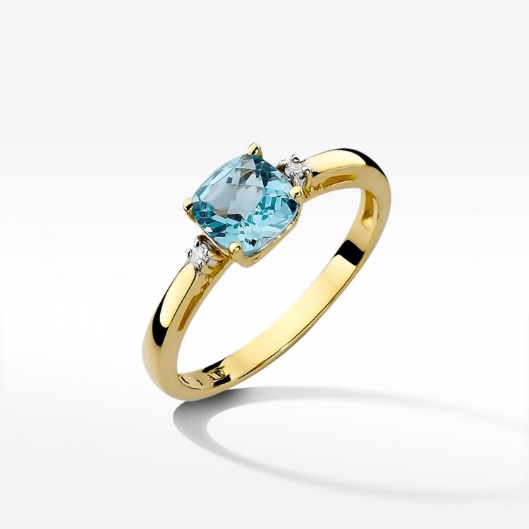 Pierścionek zaręczynowy z topazem