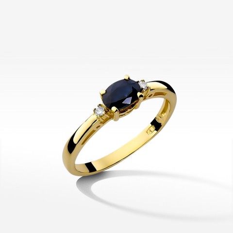Pierścionek zaręczynowy z szafirem