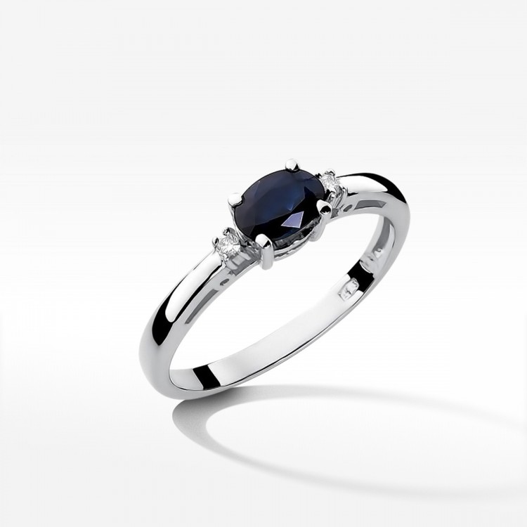 Pierścionek zaręczynowy z szafirem