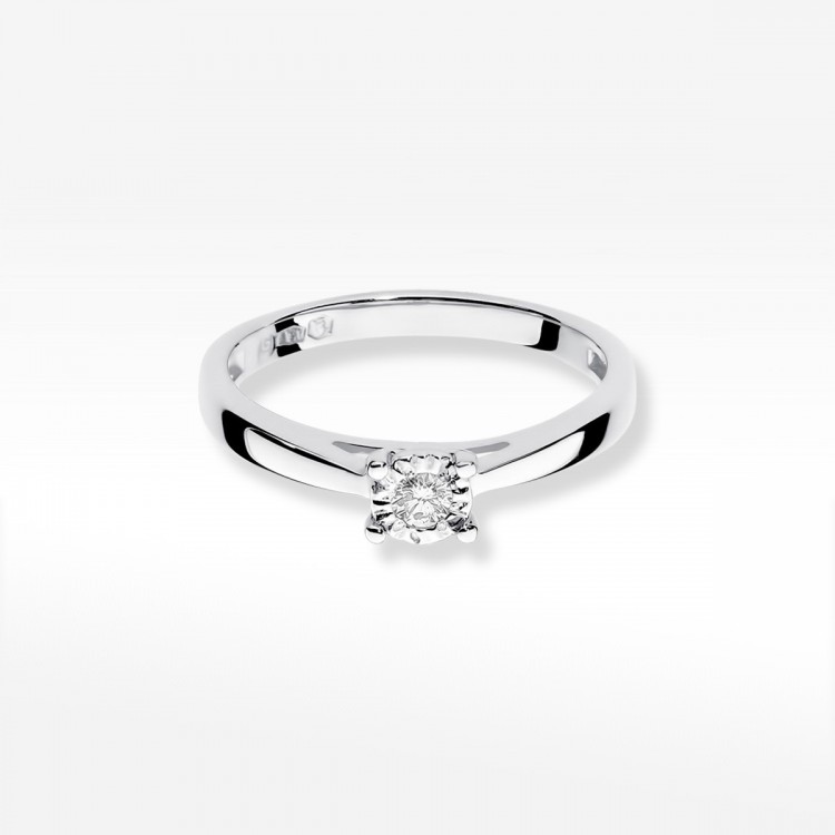 Pierścionek zaręczynowy z diamentem