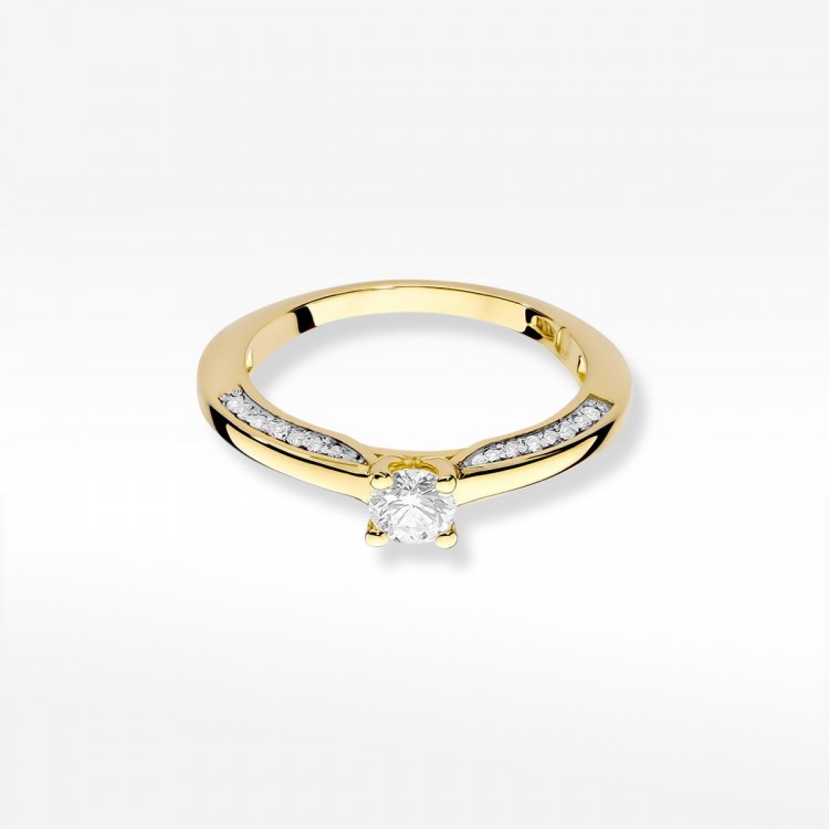 Pierścionek zaręczynowy z diamentami