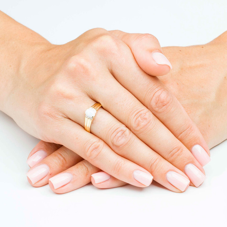 Pierścionek ze złota z opalem