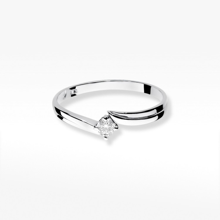 Pierścionek zaręczynowy z diamentem