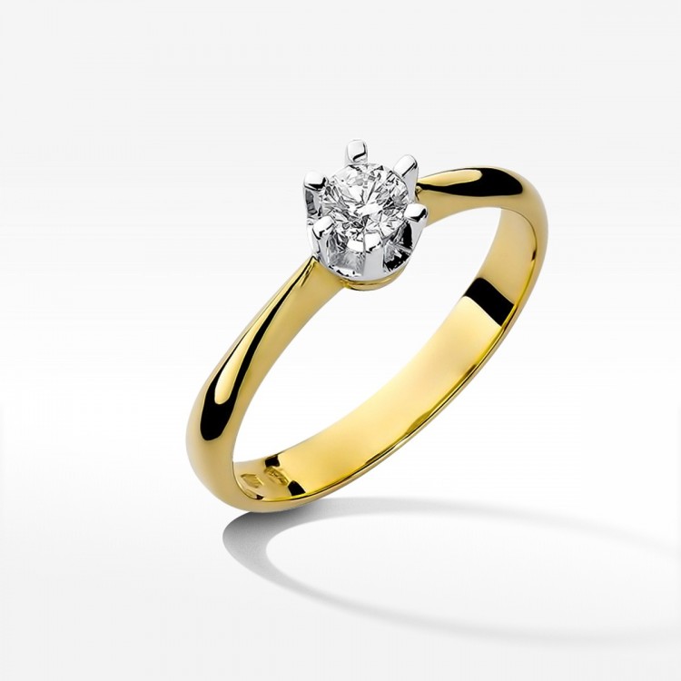 Pierścionek zaręczynowy z diamentem