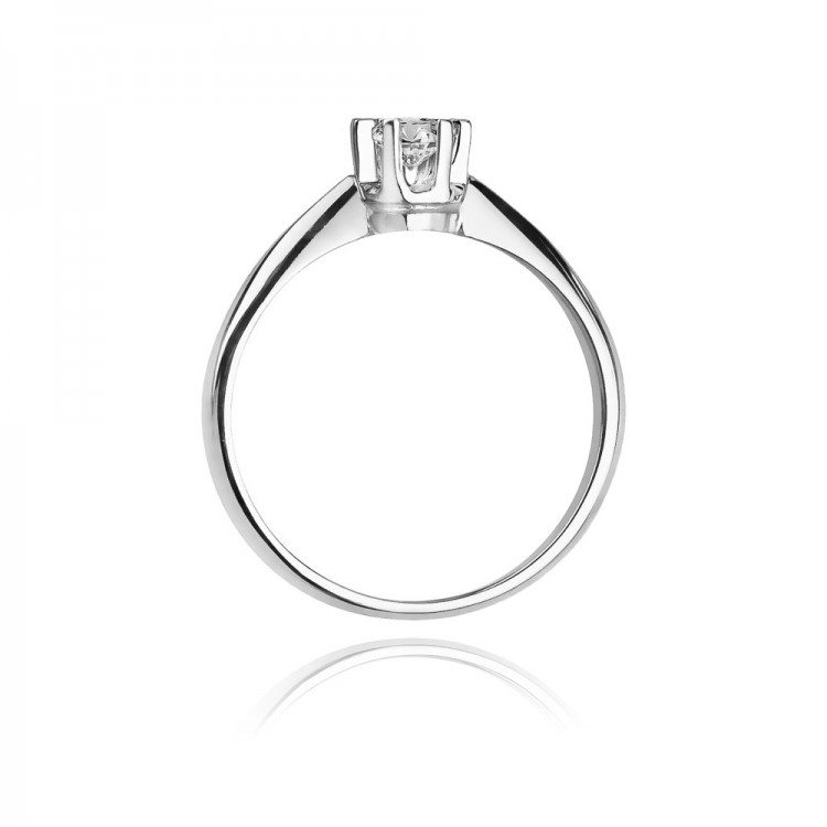 Pierścionek zaręczynowy z diamentem