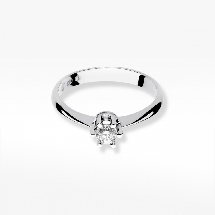 Pierścionek zaręczynowy z diamentem