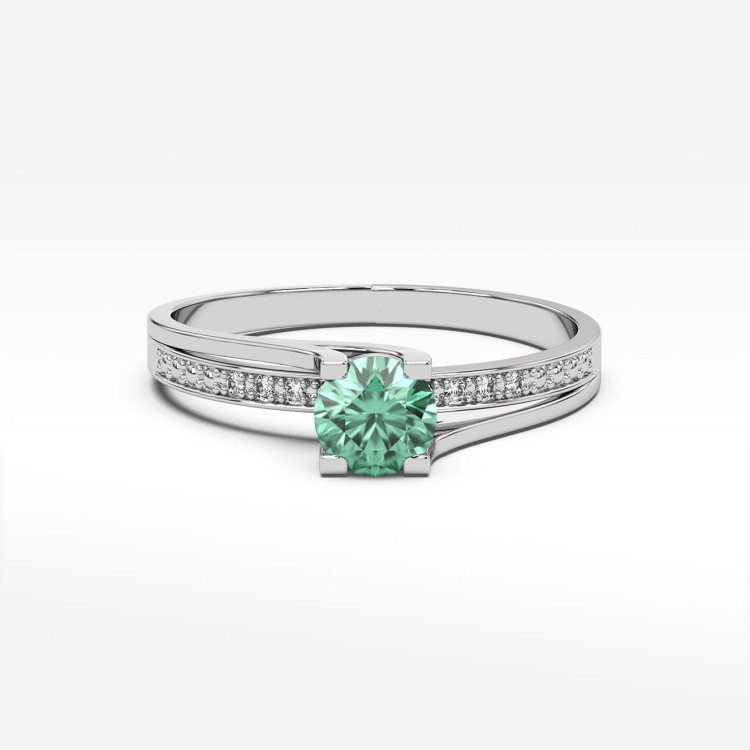 Pierścionek zaręczynowy ze szmaragdem i diamentami