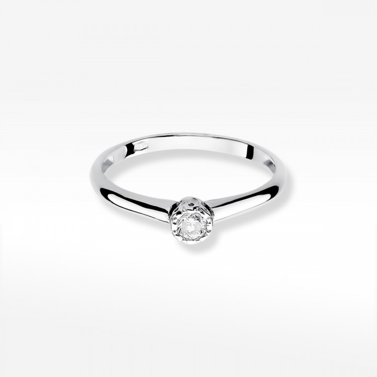 Pierścionek zaręczynowy z diamentem