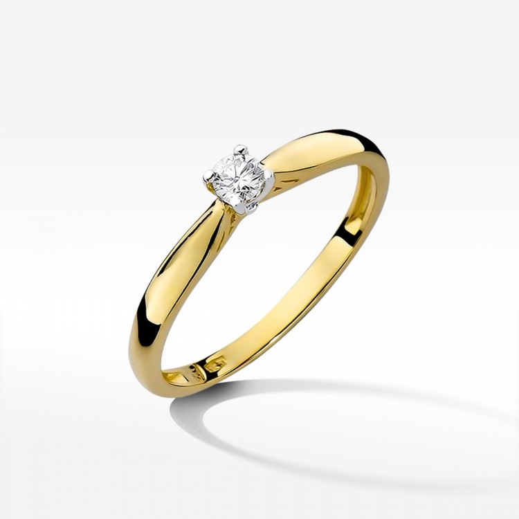 Pierścionek zaręczynowy z diamentem