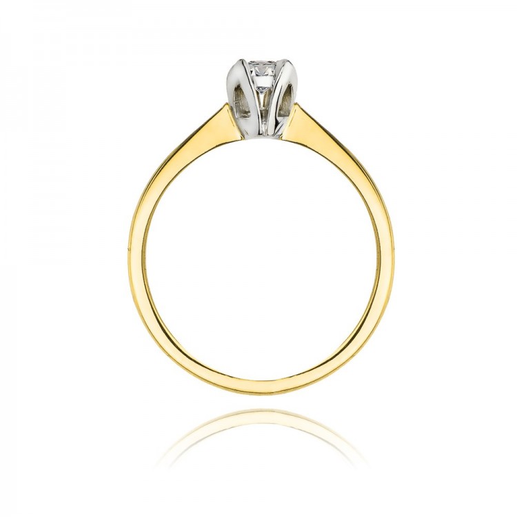 Pierścionek zaręczynowy z diamentem