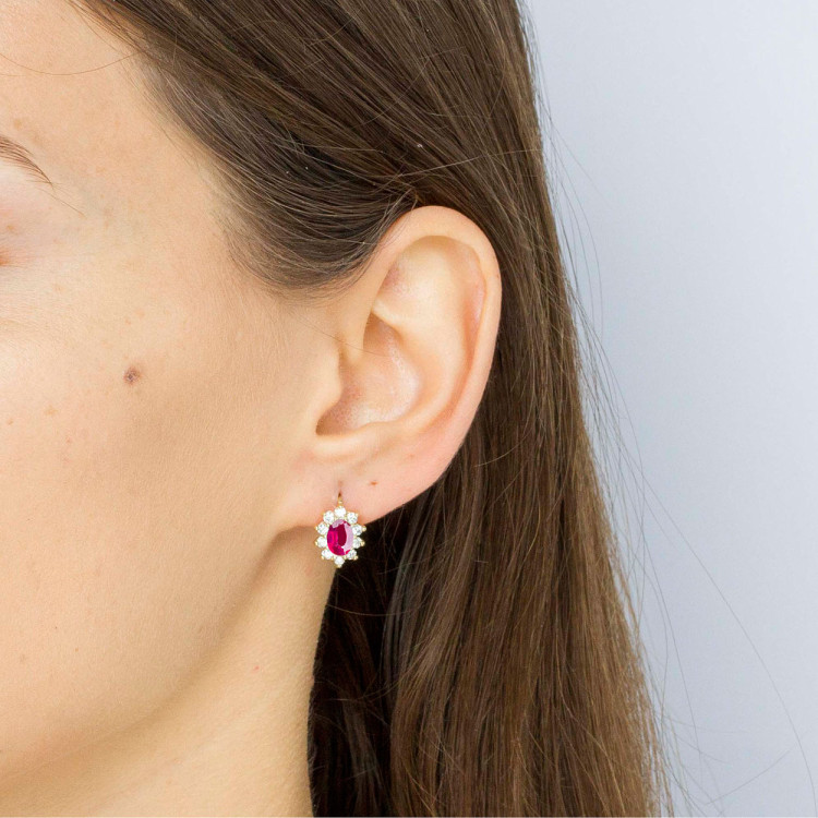 Złote kolczyki z rubinem i diamentami