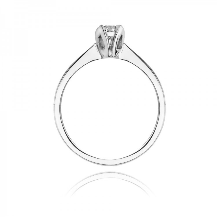Pierścionek zaręczynowy z diamentem