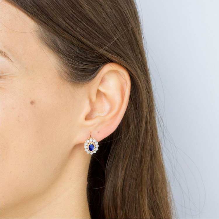 Złote kolczyki z szafirem i diamentami