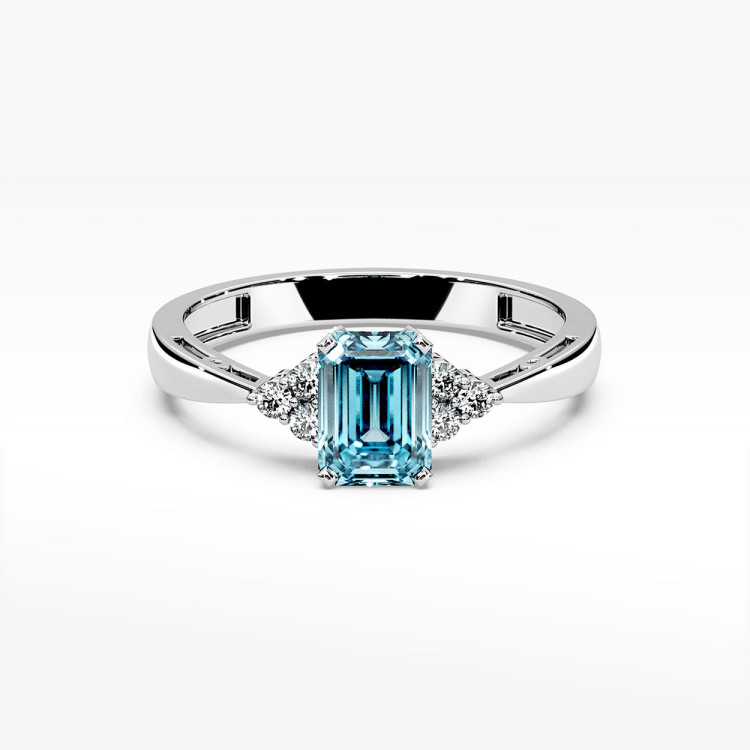 Złoty pierścionek z topazem i diamentami